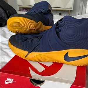 Kyrie basketball sneaker(not original box)
